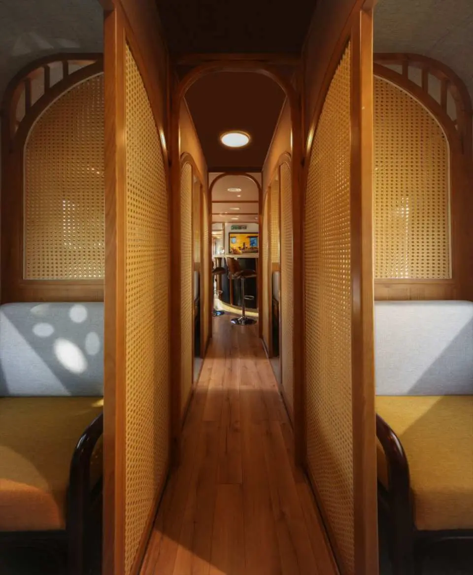 Six private booths with two comfortable seats per booth