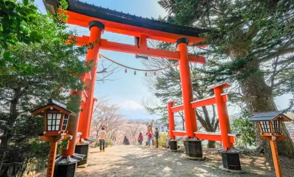 新倉山淺間神社
