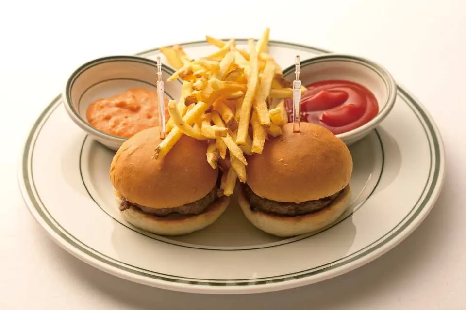 ชุดแฮมเบอร์เกอร์ (ภาพประกอบใช้เพื่อเป็นตัวอย่างเท่านั้น)