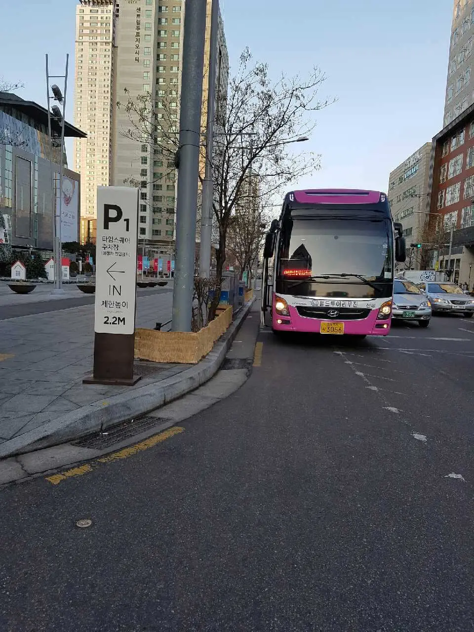 永登浦Time square Marriott酒店停车场P1指示牌前