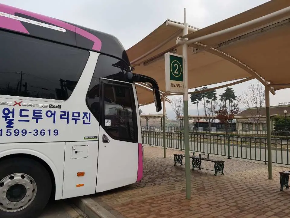 爱宝乐园5号停车场2号月台