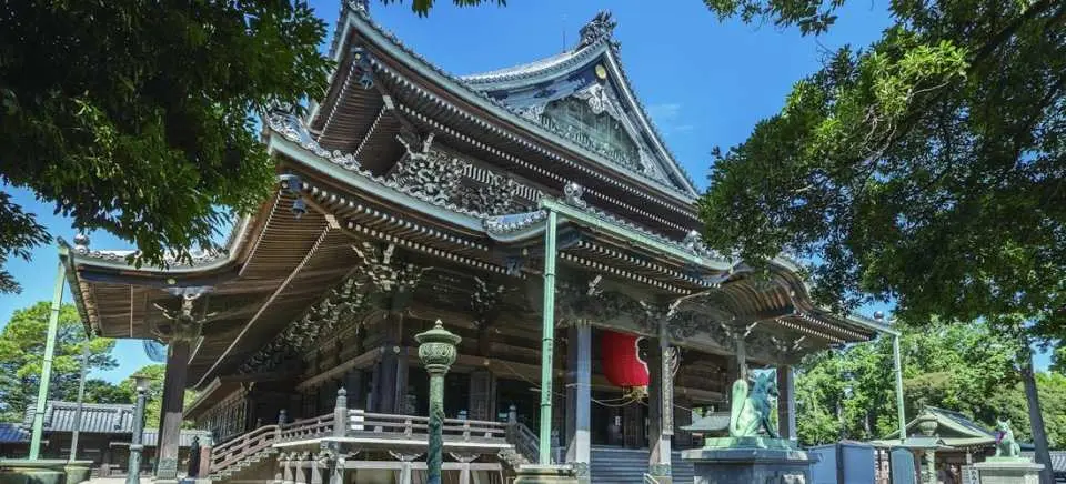 令和八年（2026年），本殿創建100年之際，豐川稻荷將舉辦睽違72年的「御開帳」儀式。將特別公開平時不展示的秘佛「御前立尊像」，機會極為難得。