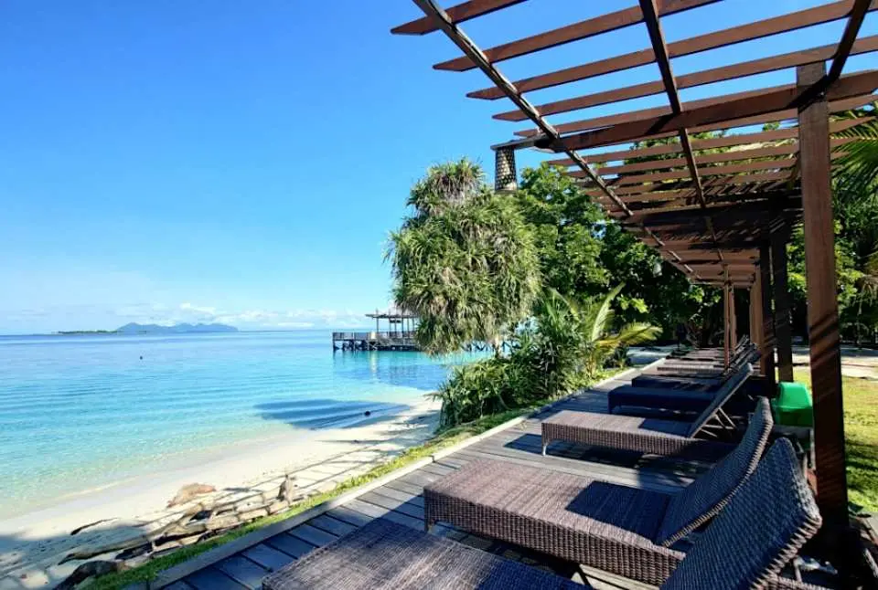 Check-in at Mataking Resort: Check-in and enjoy the resort facilities.