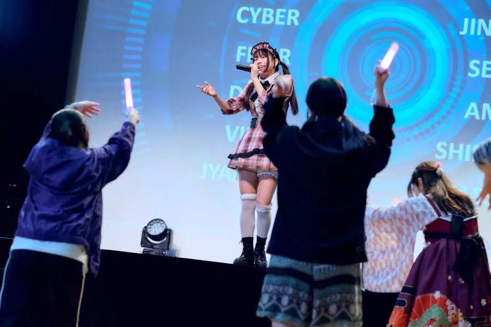 終於到了偶像直播時間！讓我們一起來欣賞動漫歌曲混合曲吧！