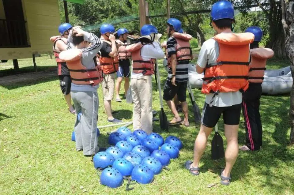 Arrive to Kiulu Rafting, safety briefing provided