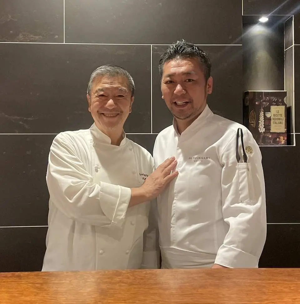 Hello everyone! Welcome to my beloved Munakata. I will be supervising the food prepared for you. In the kitchen, Chef Fuchigami, a representative of Kyushu whom I trust, will prepare your food with his reliable techniques. Please enjoy Munakata, a treasure trove of rich ingredients, to your heart's content. (Ochiai Tsutomu)
