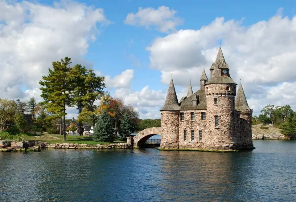 Discover the breathtaking Thousand Islands