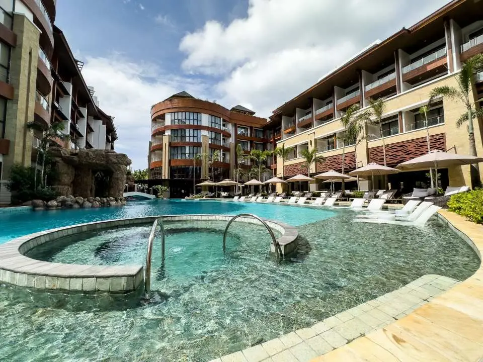 Mandarin Bay Resort & Spa invites you to experience the ultimate poolside paradise. Indulge in a leisurely dip while enjoying delectable meals at La Fiesta or our Pool Bar. Our Dip & Dine: Day Pass Experience seamlessly blends relaxation, indulgence, and family fun, making it the perfect day getaway.