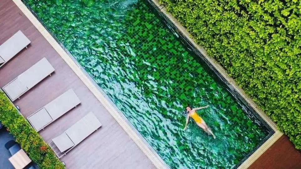 清邁Cross感應第西姆寧門飯店Cross Vibe Chiang Mai Decem Hotel・游泳池