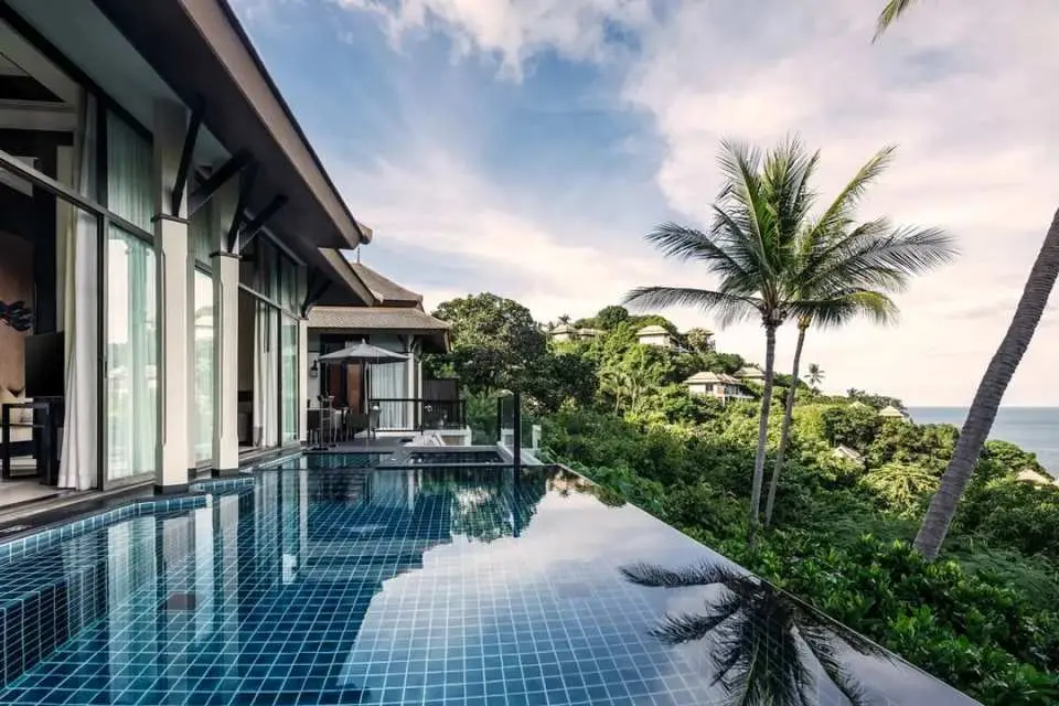 Trốn đến Family Ocean Pool Villa, nơi niềm vui gia đình hòa quyện với sự sang trọng vô song. Lặn xuống làn nước trong vắt của hồ bơi riêng trong khi ngắm nhìn quang cảnh đại dương ngoạn mục
