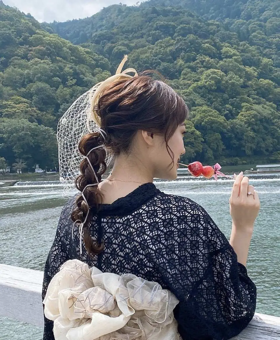 享受傳統服裝和與和服完美搭配的髮型。