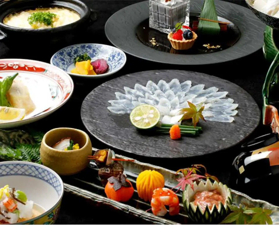 Enjoy an exquisite fugu banquet at the Tokyo branch