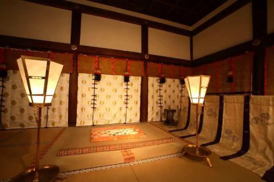 [Special Opening] Shimogamo Shrine: Enshrines the deities Kamo Takekatsumi-no-Mikoto, who is the protector and guide of all things and the origin of all things, and his son Tamayori-hime-no-Mikoto. Special openings are available for visiting the Main Hall (National Treasure), the Okitsuri-no-Den (Important Cultural Property), the Himuro (Imperial Ice Room), and the Shinpuku-no-Den (Important Cultural Property).