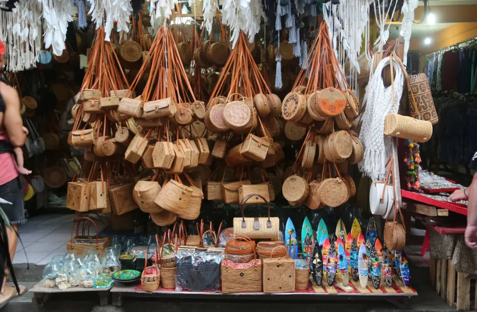 Get lost in the vibrant Ubud Market, where colorful crafts, unique souvenirs, and local flavors await your discovery
