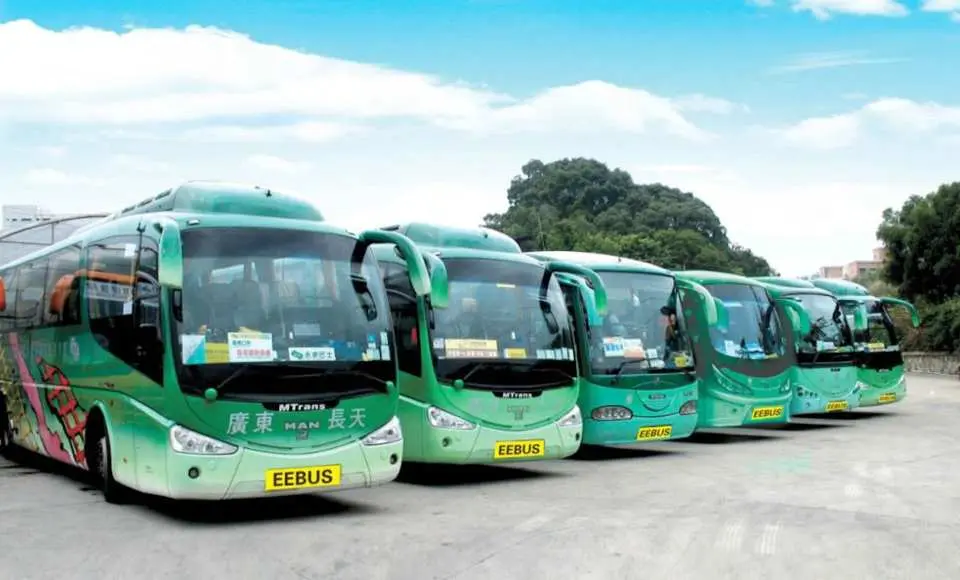 來回搭乘乾淨舒適的大空間接駁專車
