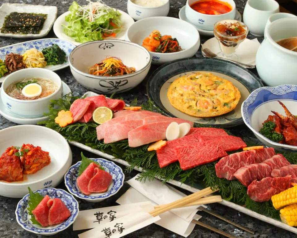 We are particular about using "Maezawa beef delivered directly from Ogata Farm" so that you can enjoy the natural flavor of the meat. Our chef makes classic Korean cuisine that is confident in its taste, quantity, quality and price. Please enjoy the finest yakiniku with our heartfelt customer service.