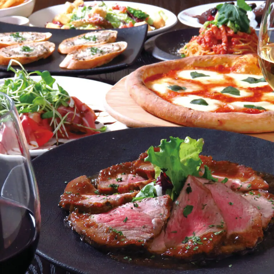 Wolfgang Puck's course menu is suitable for a variety of parties. We can accommodate up to 180 people, so we can handle wedding after-parties, welcome and farewell parties, and all other large parties! If you're looking to enjoy authentic Italian food in a casual setting in the Shinagawa area, come to our restaurant! Please enjoy the stylish interior as well as the food.
