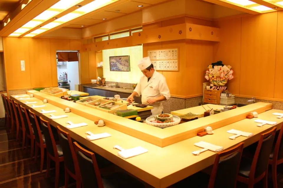 The calming interior, with the scent of plain wood, has an elegant appearance that embodies the Japanese spirit of "Wa". Filled with a sense of luxury, we promise that all customers who visit will have a relaxing and quality time. The counter seats, where you can enjoy your meal up close watching the skilled craftsmanship of our sushi chefs, are the best part of sushi and are the best seats. They are also popular for entertaining and dining with important people. We also have private rooms that can accommodate up to six people, making them ideal for family meals, anniversaries, and other special occasions.