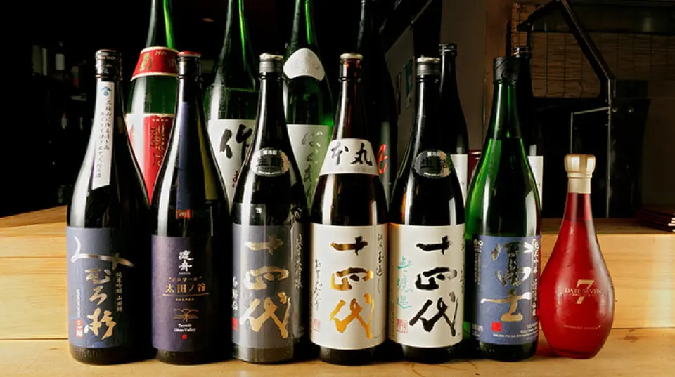 We always have a lineup of around 30 to 40 types of sake. We have a selection ranging from seasonal brands to sake carefully selected by our owner Izawa, as well as recommendations from breweries. We also offer dry wines to go with yakitori. Our whiskey selection focuses on Japanese whiskey. We also have a full selection of standard drinks such as shochu and sours. We also offer suggestions for drinks to go with your meal, so please feel free to consult with our staff if you would like.