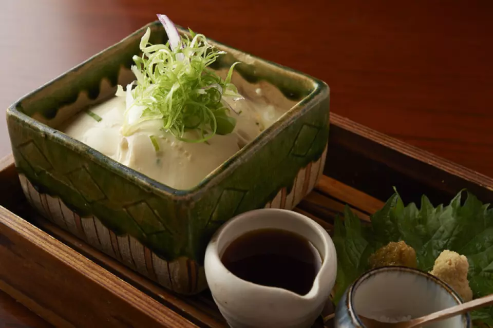 As the name Onegiya suggests, we offer a variety of creative dishes using green onions. Our popular "Homemade Green Onion Tofu" is made every morning using carefully selected ingredients. It is a flavorful tofu with plenty of green onions. We also have many other dishes that we are proud of, including dishes using Senju green onions! Please give them a try.