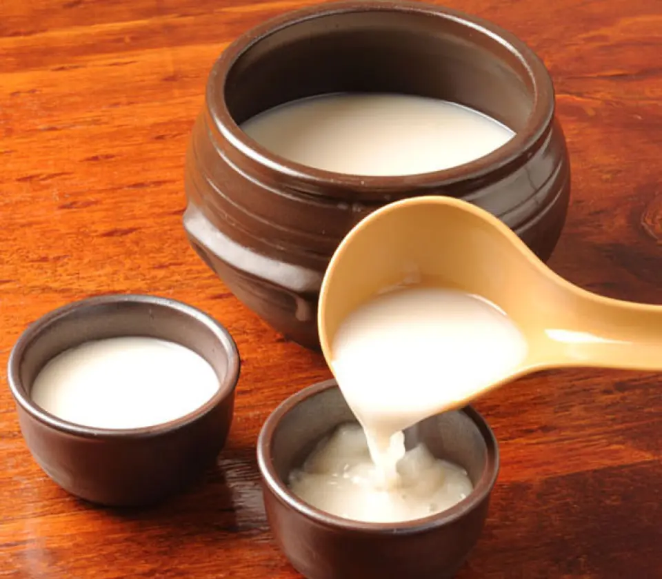 [Good for dieting] [Low calorie] [Excellent beauty effects] The vitamin B contained in makgeolli has a regenerative effect on the skin, giving it a lustrous and firm look and whitening effect. In addition, it has the beneficial effects of improving eyesight and relieving fatigue, which are great for working women! You can enjoy your meal at your leisure in our large and small [fully private rooms] to match the rare cuts of healthy red meat.