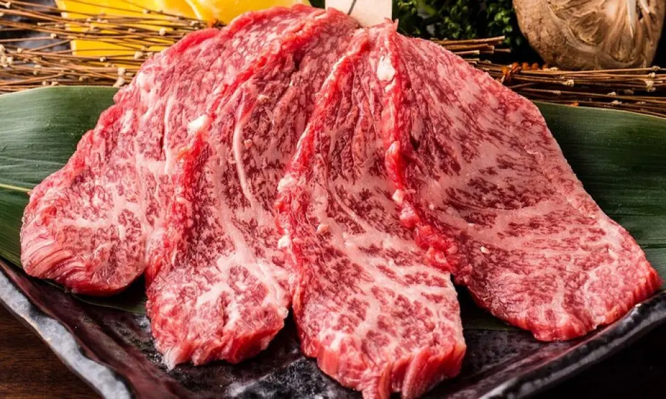 → [Obtained through unique routes] [Rare cuts that only a few percent of one cow can obtain] [Astonishingly low prices] Since opening, our restaurant has maintained its authentic orientation. Without being swayed by trends, we have arrived at yakiniku that satisfies not only Koreans but also meat connoisseurs. We are sure that our customers will be satisfied. We have [fully private rooms] available for 2 to 28 people. Fully private rooms for 2 people are not available. Please contact us by phone.
