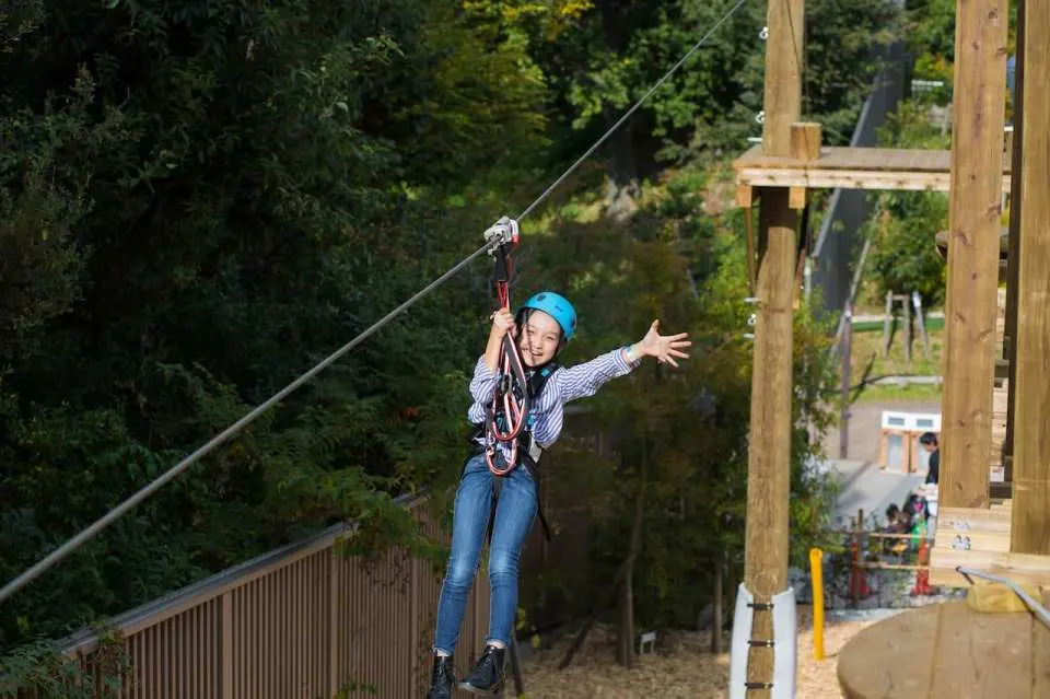 "sorarun!" has an adventure route up to 8 meters high, allowing children to enjoy exciting outdoor activities such as zip lining