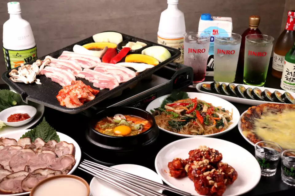 <<Samgyeopsal>> <<Gamjatang>> <<Cheese Dakgalbi>>... All of our proud Korean dishes are handmade by Omoni * We offer them all at reasonable prices so that anyone can easily enjoy the authentic Korean taste ◎ Furthermore, everything is full of volume, so you will be very satisfied! We have a wide lineup of dishes, from familiar dishes in Japan to authentic dishes that are not often seen, so please order what you like!