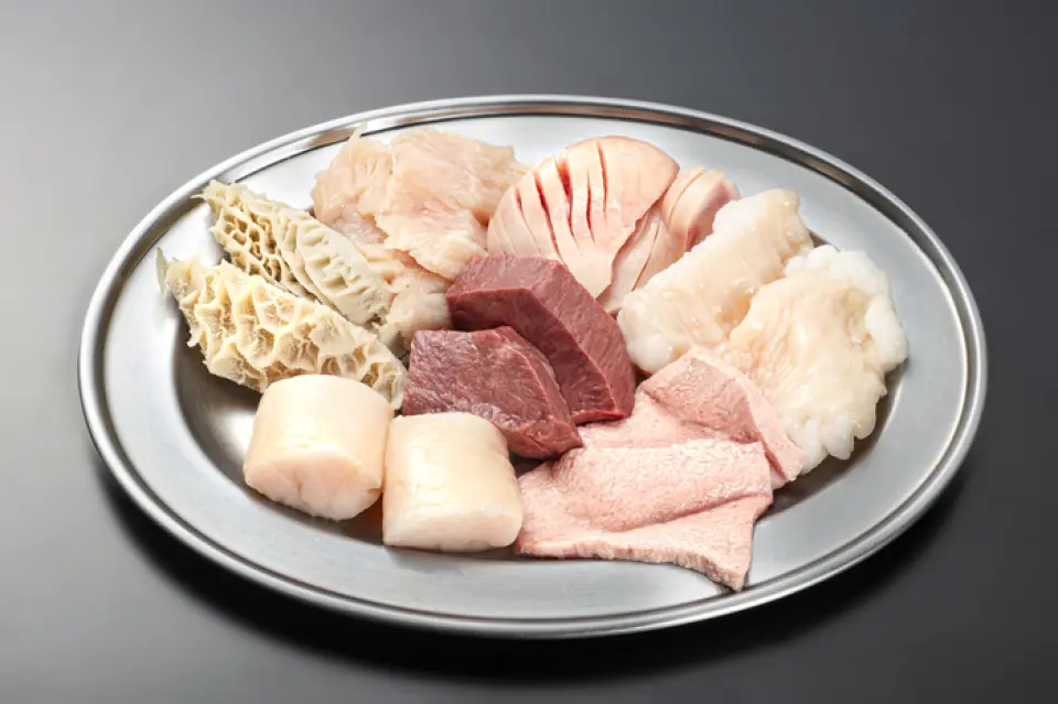 新鮮是肉的生命！如果它新鮮得讓你覺得可以生吃，那它的味道確實像肉。當然我們也用這裡的肉！我們餐廳最好的部分是肉餅烤肉，它之所以成為可能是因為它出奇的新鮮。