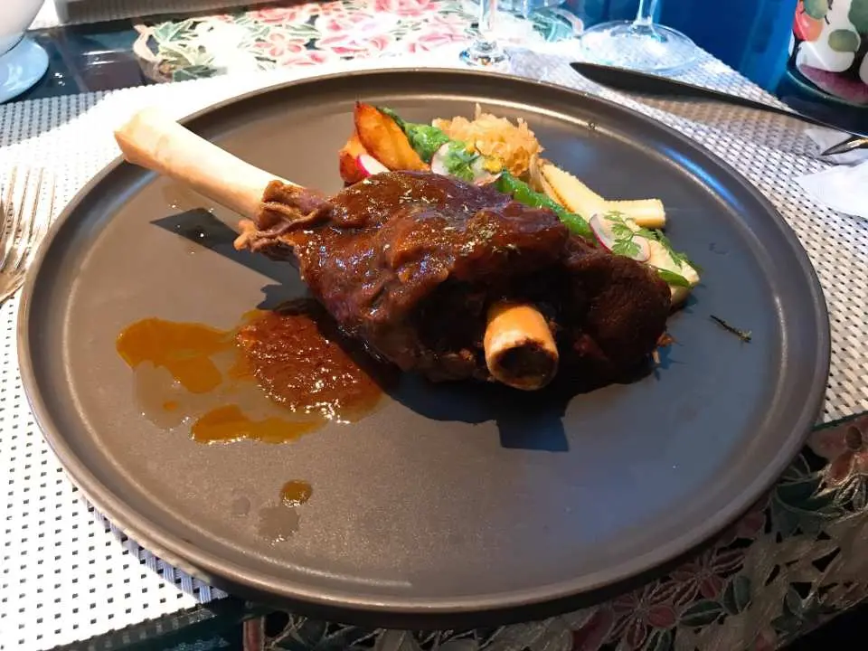 維吉諾餐廳精緻午餐主餐 - 香料燉羊膝（圖片僅供參考）