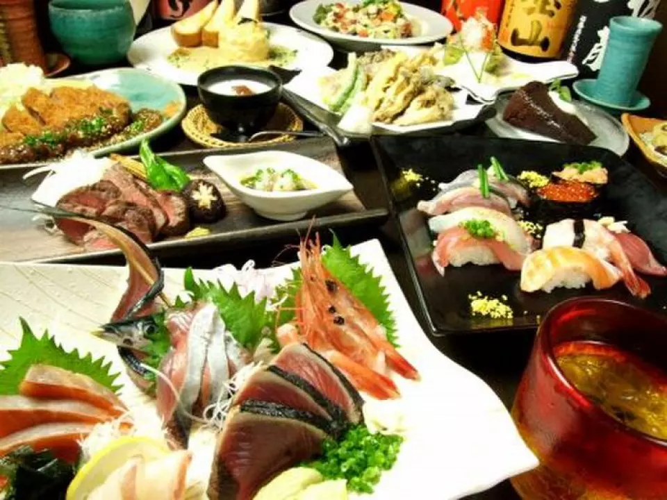 Bữa tiệc uống thỏa thích kéo dài 2 giờ tiết kiệm là một bữa ăn sang trọng sử dụng các nguyên liệu theo mùa như sushi nigiri theo mùa và kakiage rau theo mùa. Đề xuất cho các bên khác nhau!