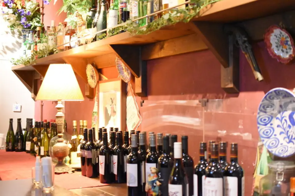 Try anything! All the drinks are carefully selected by the owner, and you will never get tired of them. We have a wide selection of wines that go well with Western food, whether by the glass, bottle, or all-you-can-drink! We also have original cocktails that you won't find anywhere else. Both men and women will find something they like. Wine bottles start at 3,480 yen.