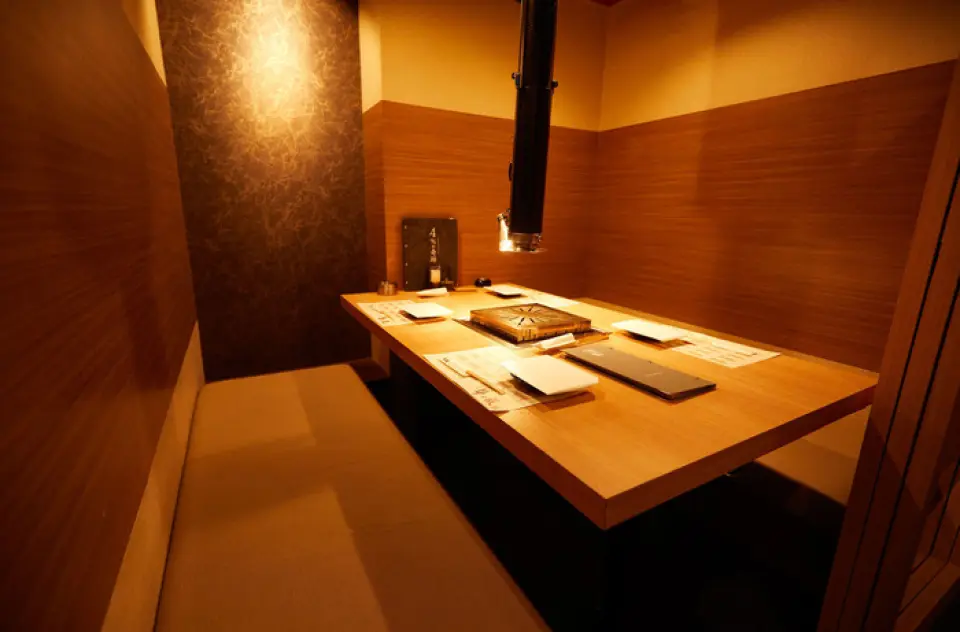 We have private rooms with tatami mat seating and table seating available. We can accommodate small parties up to 26 people in a private room! These are popular seats, so please make your reservation early!
