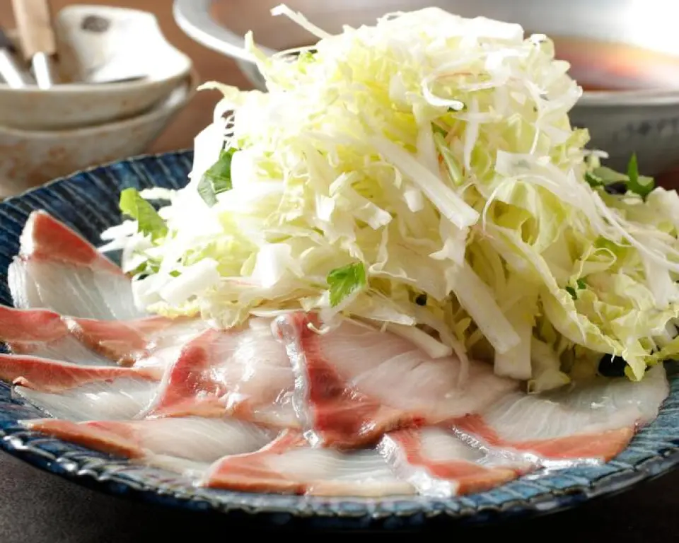 Our pride and joy is our fresh fish shabu-shabu! Delivered directly from the source, you can enjoy the original flavor of the fish! If you eat it with the accompanying aromatic vegetables, you can eat as much as you like!