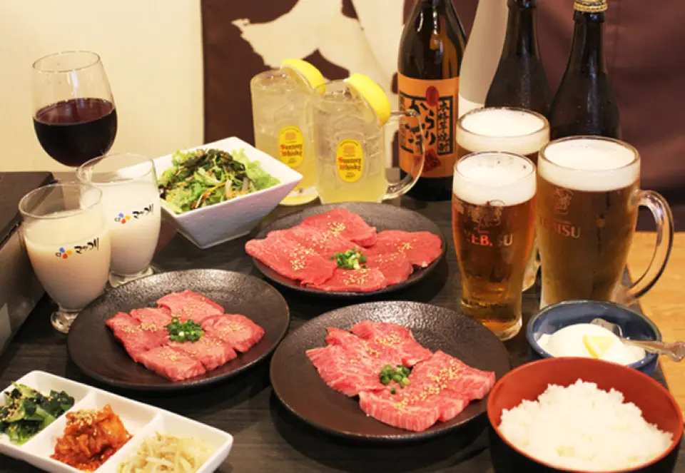 Enjoy our great value course with high-quality meat delivered directly from a wholesaler! We offer courses with all-you-can-drink options, perfect for banquets, welcoming/farewell parties, and launch parties. The [Quick Course (6 dishes)] uses plenty of the finest Kuroge Wagyu beef, rivaling that of high-end restaurants, and includes all-you-can-drink for 2 hours for just 4,800 yen per person! This course is recommended for those who want to have a quick drink or for those visiting Uehara for the first time!
