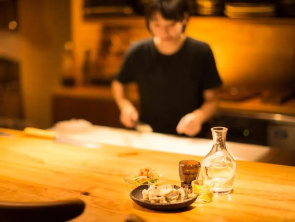 There are two types of counter seating, so even if you are alone, you can come and sit here casually. The owner will introduce you to today's recommendations based on your preferences.