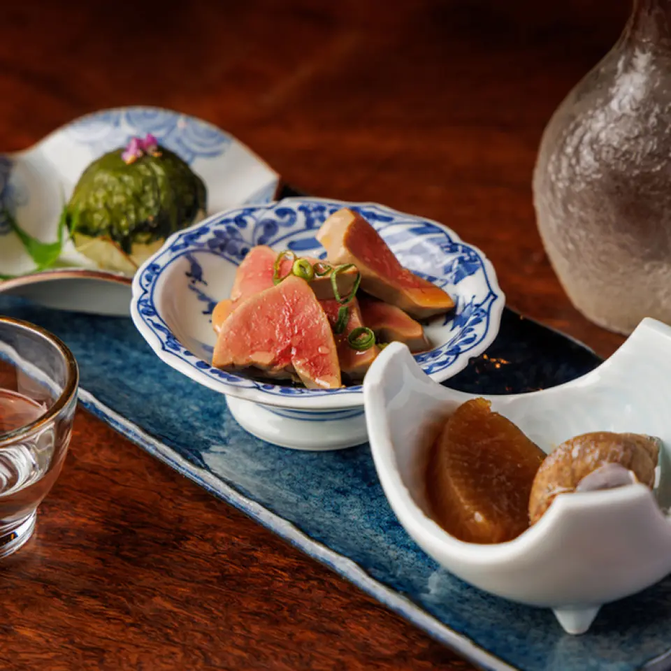 We will provide just the right amount of our specially selected dishes to suit your taste, allowing you to enjoy each delicious dish in small portions.
