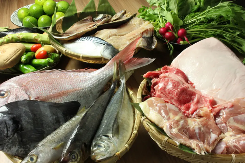 丰后海峡的新鲜鱼、丰后牛肉、汉字鸡、梦幻猪肉、时令蔬菜等。除了新鲜之外，食物都是当场烧烤，更加美味！