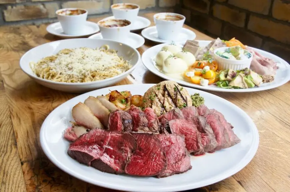 The "Eat all the Ezo deer! Venison only course" uses plenty of Ezo deer, which is a perennial favorite at our restaurant. You can enjoy the various parts of fresh Ezo deer to your heart's content. Also, be sure to check out the "Great! Assorted Special Course (reservations available for 4 or more people)" where you can enjoy 5 carefully selected dishes at once that you can't enjoy with a small group, and the "Casual Short Course only available from Sunday to Thursday". We can also prepare message plates to decorate your special day, so please feel free to contact us.