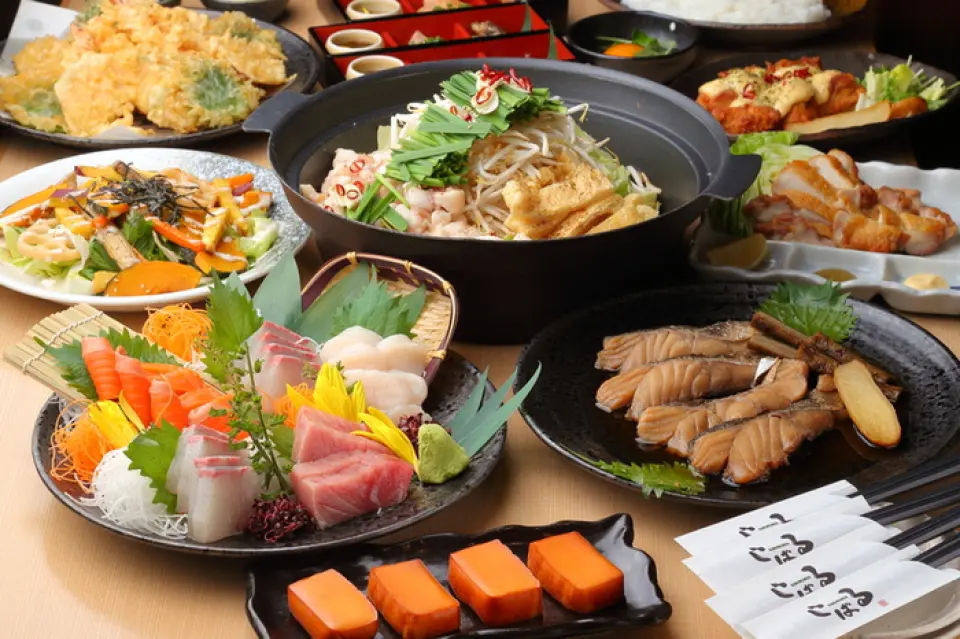 ♪ We are particular about smoked food and make a variety of smoked dishes such as smoked pizza, smoked melty cheese, smoked homemade bacon, smoked soft-boiled eggs, and more! We also have other popular items such as persimmon pi and cookies that go surprisingly well with the food.♪ We can smoke anything you request, such as condiments such as mayonnaise and rock salt.♪