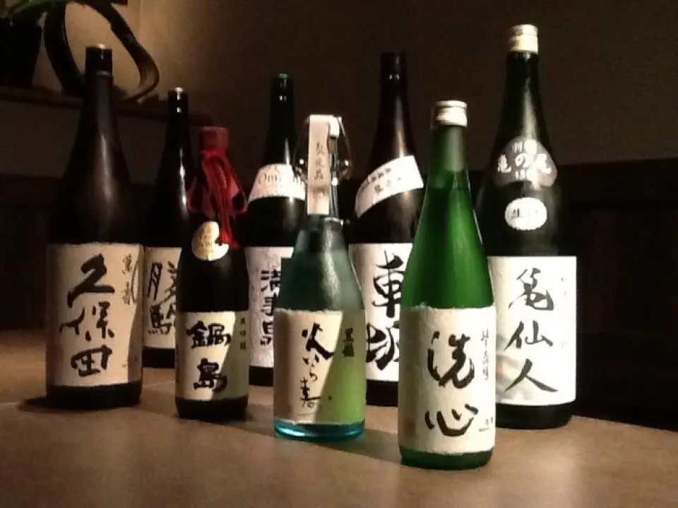 Sake is essential for bringing out the flavor of ingredients and dishes. We always have around 40 types of carefully selected brands from around the country, including the popular "Kubota" and "Juyondai," including rare varieties. Your special sake may not be on the menu. We also have a full drink menu, including Japanese wine, fruit liquor, and authentic shochu. The rich flavors of each drink are accentuated by the dishes made with carefully selected ingredients and the "dashi stock ground daily."