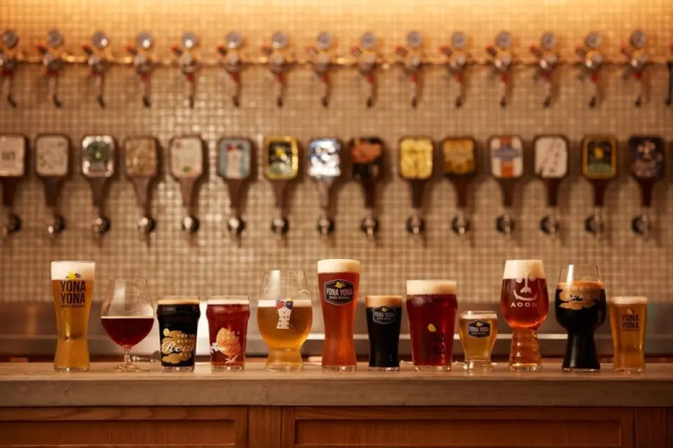 您可以隨時享用從輕井澤發貨的“Yoho Brewing”10種以上的桶裝生精釀啤酒♪ 招牌產品“Yona Yona Ale”，濃鬱的苦味[印度青鬼]，清爽的口感[除了標準啤酒，例如除了推薦給不喜歡啤酒的人的“星期三的Neko”和“Boku啤酒君啤酒”之外，我們還有很多在便利商店或其他餐廳找不到的極其稀有的啤酒！