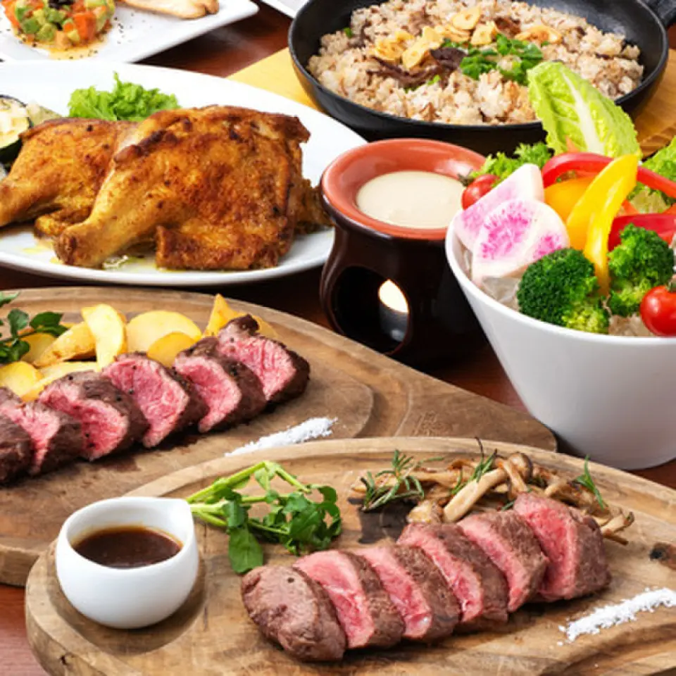 If you want to enjoy our restaurant with the best value for money, the "Best Value! Lamp Cap Standard Course 5,000 yen" is a must! (You can make a reservation from the course section) To be honest, it's a service price. You can enjoy two kinds of authentic charcoal-grilled beef steaks, which we are proud of, as well as the vegetables, tapas, and garlic rice at the end! A wide selection of dishes that the chef is proud of. What's more, the course includes all-you-can-drink! What's more, you can also drink all-you-can-drink draft beer, which is carefully poured using a special method! It's already too good a deal!