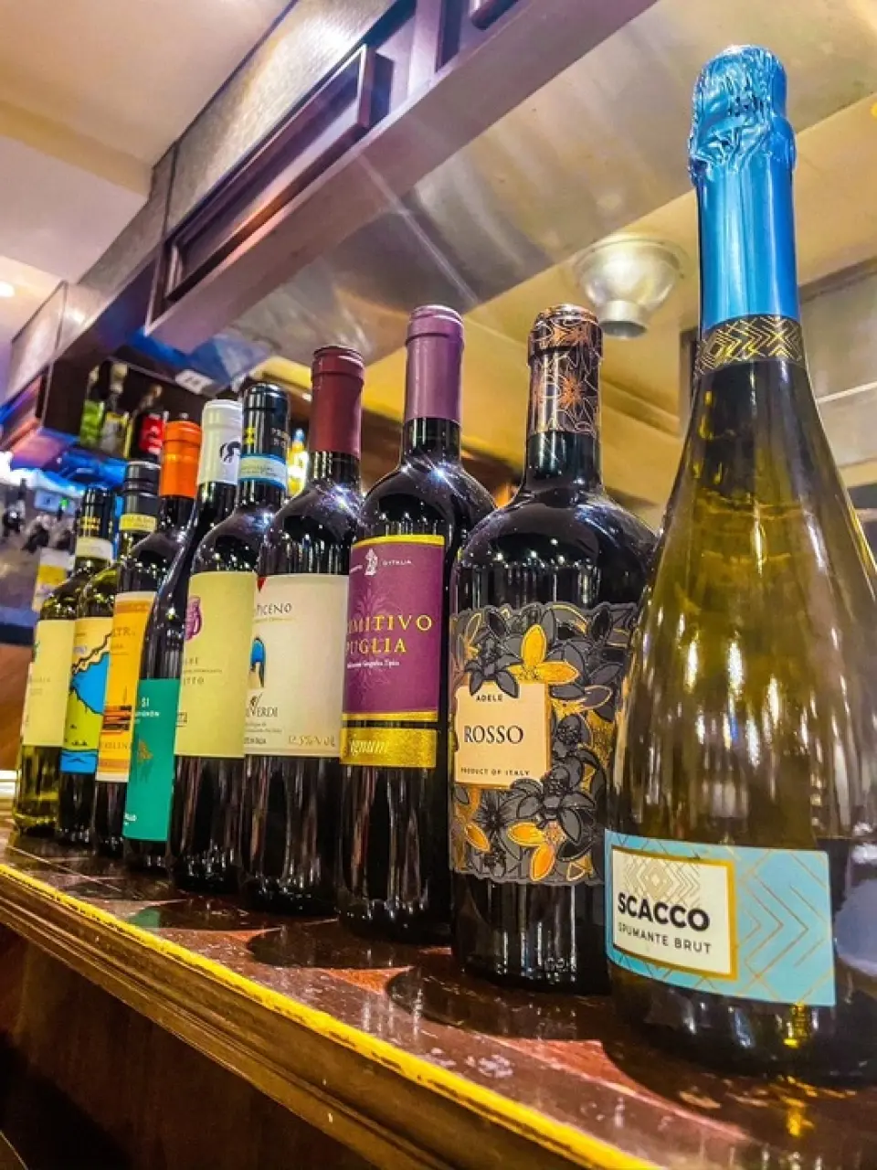 Quint Select Wine 首先，我們舉杯乾杯吧！ Cheers 在義大利文中是「敬禮」。除了品種有多少村莊的義大利葡萄酒外，我們每個月還會推薦來自各國的新世界奇特葡萄酒。對於葡萄酒愛好者，我們很樂意為您帶來自己的葡萄酒。 （*需收取隨身行李費）請分享您的新發現！ ！