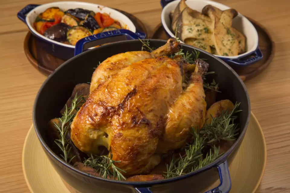 We offer a proud menu that focuses on both the ingredients and cooking methods, with a focus on rotisserie chicken, which is carefully roasted in a special oven imported from France.