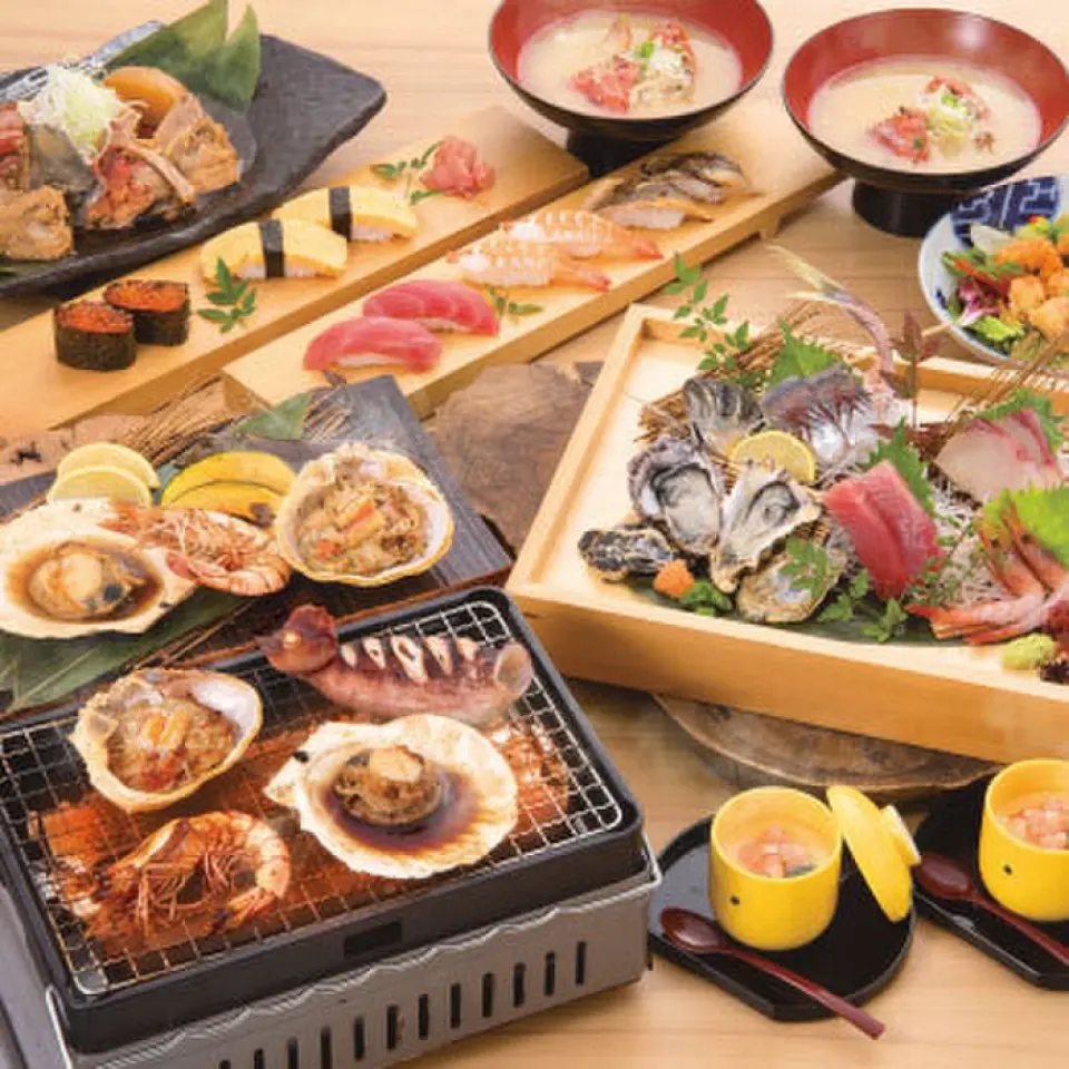 Banquet courses with 2 hours of all-you-can-drink are available from 5,000 yen. In our bright and spacious restaurant, you can enjoy our fresh sashimi and seafood grills with everyone. We also have a course menu with only food that the whole family can enjoy.