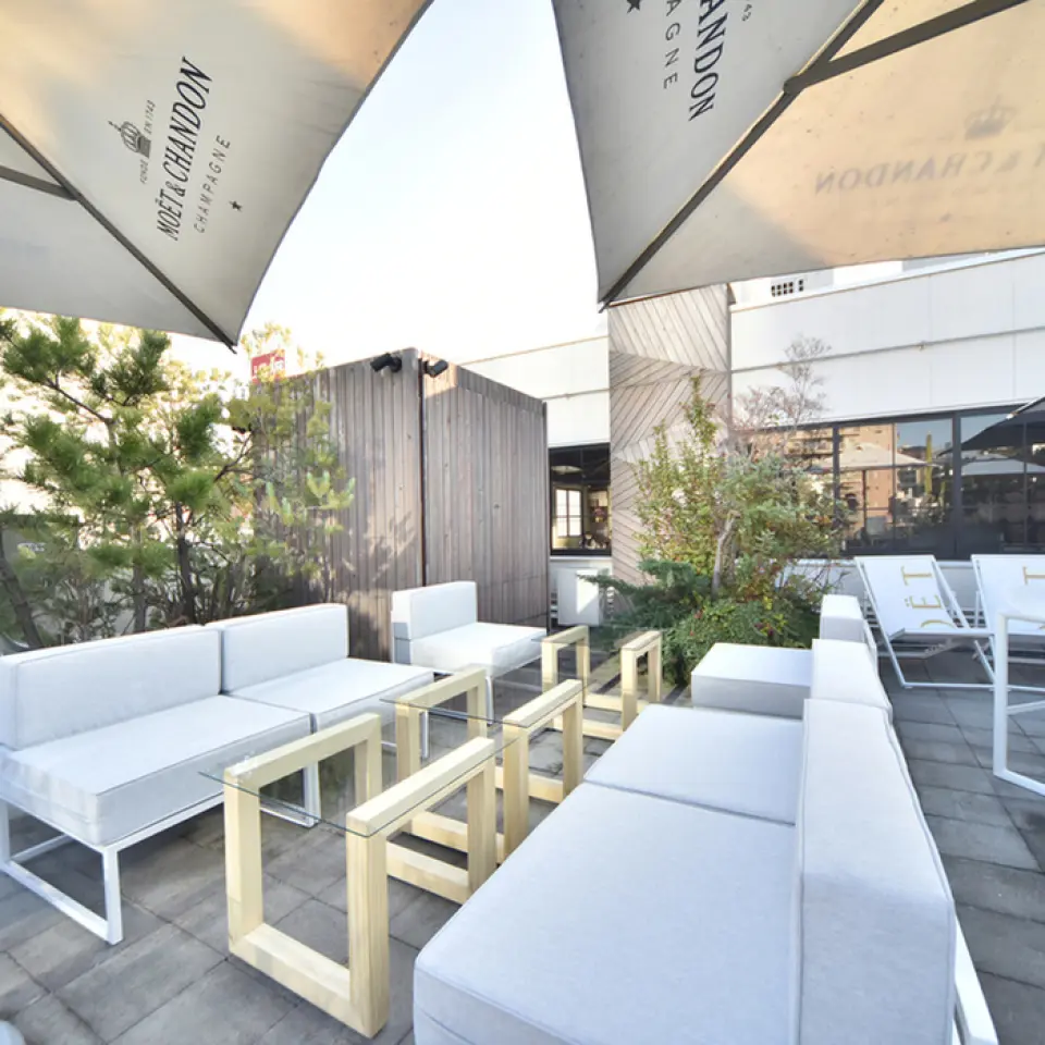 Didot is a hideaway in the city that will make you forget you're in Ueno. The relaxing and soothing space will help you forget your everyday life and invite you into an extraordinary mood. The terrace seats have a great sense of openness, while the seats inside the restaurant have a chic atmosphere. The special atmosphere is perfect for dates or glamorous girls' nights. Enjoy a wonderful time while feeling the refreshing breeze.