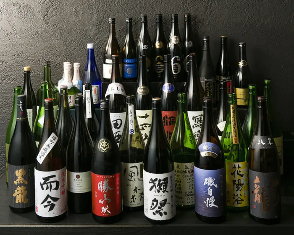 还有限量版日本酒！请随时询问我们的工作人员♪我们有三种类型的眼镜：60ml、120ml、180ml！为了满足尝试各种日本酒的要求，60ml一杯340日元起，您可以轻松享用。我们的工作人员会随意为您推荐您最喜欢的清酒！
