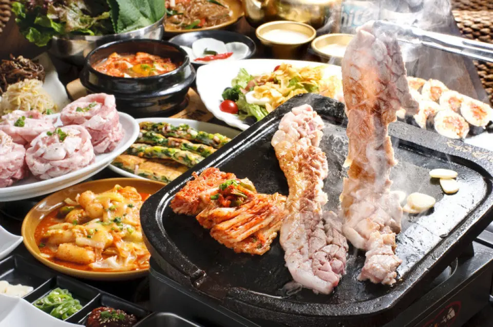 40가지 음식 무한리필 [삼겹살+정통한식 40+종+샐러드바] 90분(라스트오더 60분) 3,520엔 120분(라스트오더 90분) 3,828엔 한국 정부와 하토리영양학원에서 인정한 "하누리"의 신메뉴를 즐길 수 있는 코스입니다. 꼭 한번 시도해보세요.