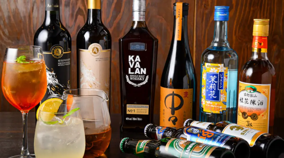 We have a wide selection of Asian beers, including Tiger Beer and Singha Beer. We also have six types of Chinese tea, and you can enjoy watching the flowers bloom by adding them to the hot water. We also have a wide selection of homemade cocktails, making use of the know-how gained from our affiliated bars! We have a wide variety of drinks, including "Honey Ginger Lemonade," made with completely homemade ginger syrup, and "Jack Rose Highball," made with baked apples soaked in brandy, so why not try to find a drink that suits your taste?